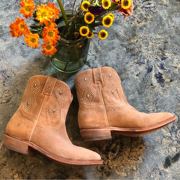 Frye Studded Billy Boot in Tan size 8.5 western cowboy - Picture 5 of 16